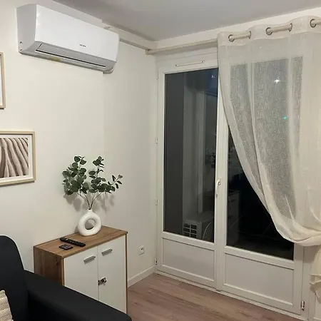 דירה *la Pampa, Studio, Parking, Clim, Hopitaux/fac*