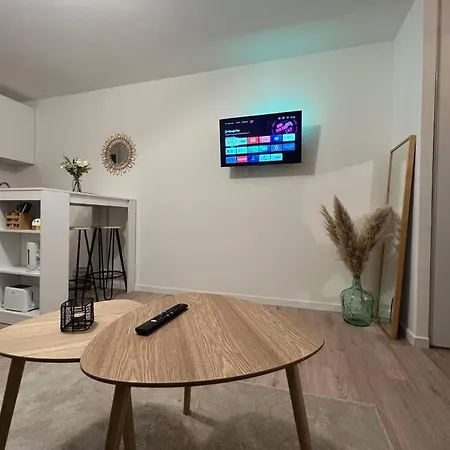 דירה *la Pampa, Studio, Parking, Clim, Hopitaux/fac*