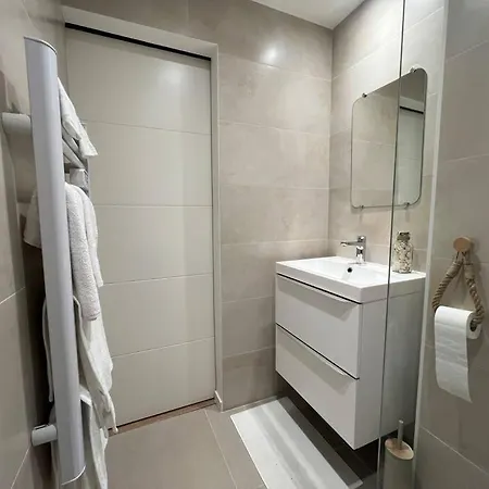 דירה *la Pampa, Studio, Parking, Clim, Hopitaux/fac* *